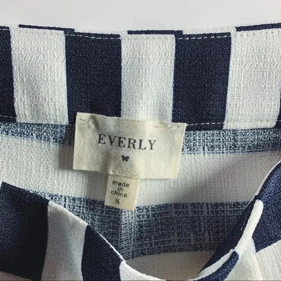 Everly Pleated High Waisted Shorts - Picture 5 of 7